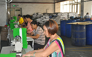 小袋制造车间_炭包生产加工定制厂家